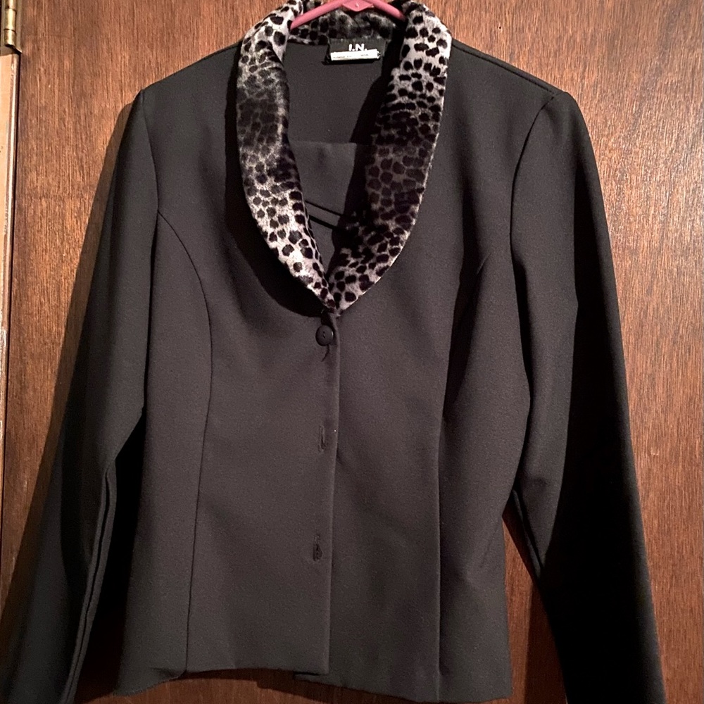 I.N. San Francisco dress suit
